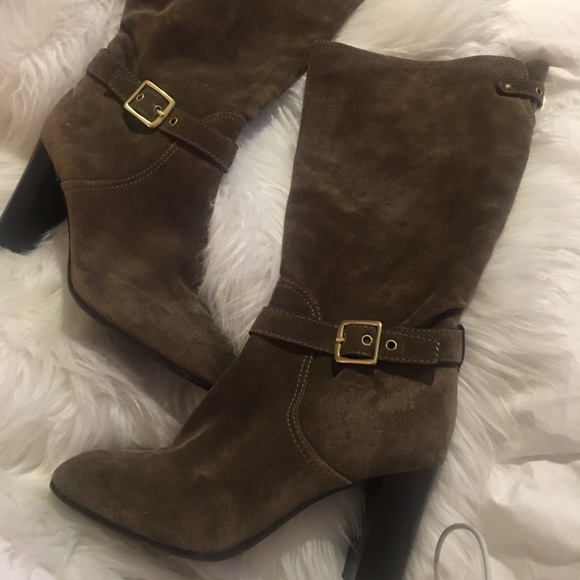 Coach - Picture 2 of 5